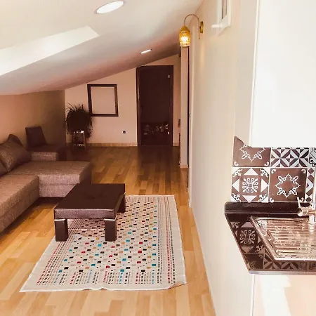 Wide Family House *