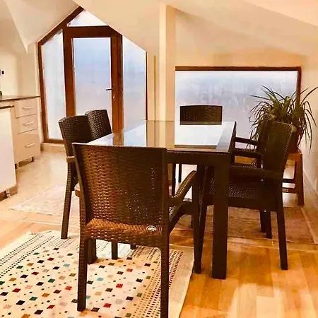 Wide Family House Apartment *